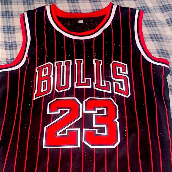 Michael Jordan bulls jersey - Picture 1 of 2